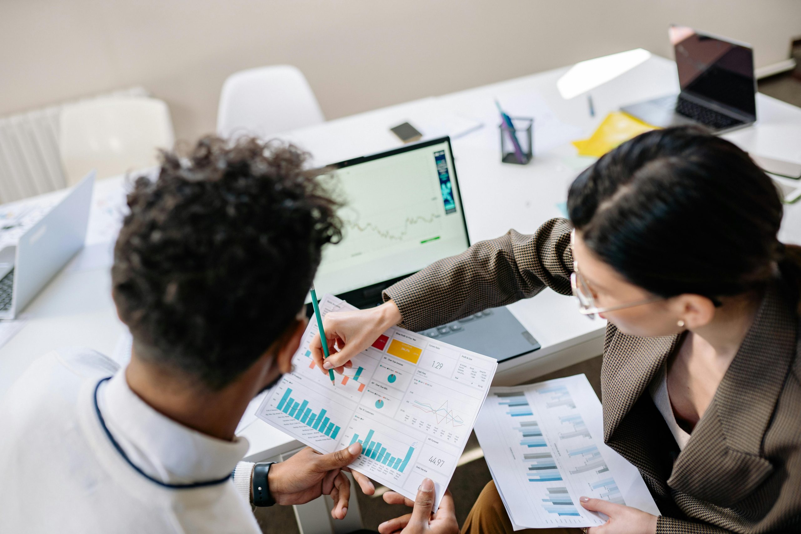 Unlocking Growth: The Strategic Edge of Hiring a Fractional CFO